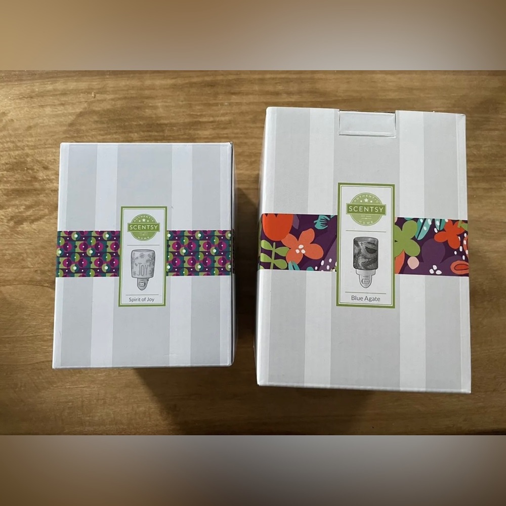 Two Scentsy Mini Wall Plug In Warmers- Blue Agate & Spirit Of Joy NIB